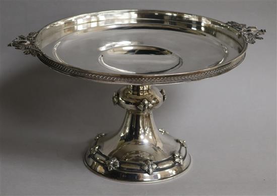 A Victorian silver tazza, Stephen Smith, London, 1878, 19 oz.